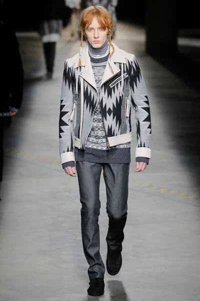 Look 14